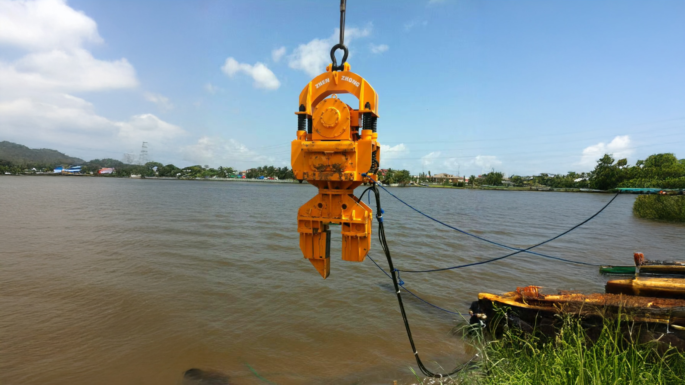 DZ-90 Electric vibratory hammer