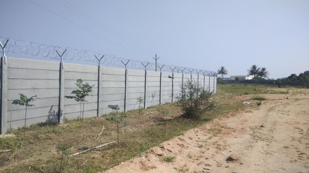 Precast Wall - Barbed Wire